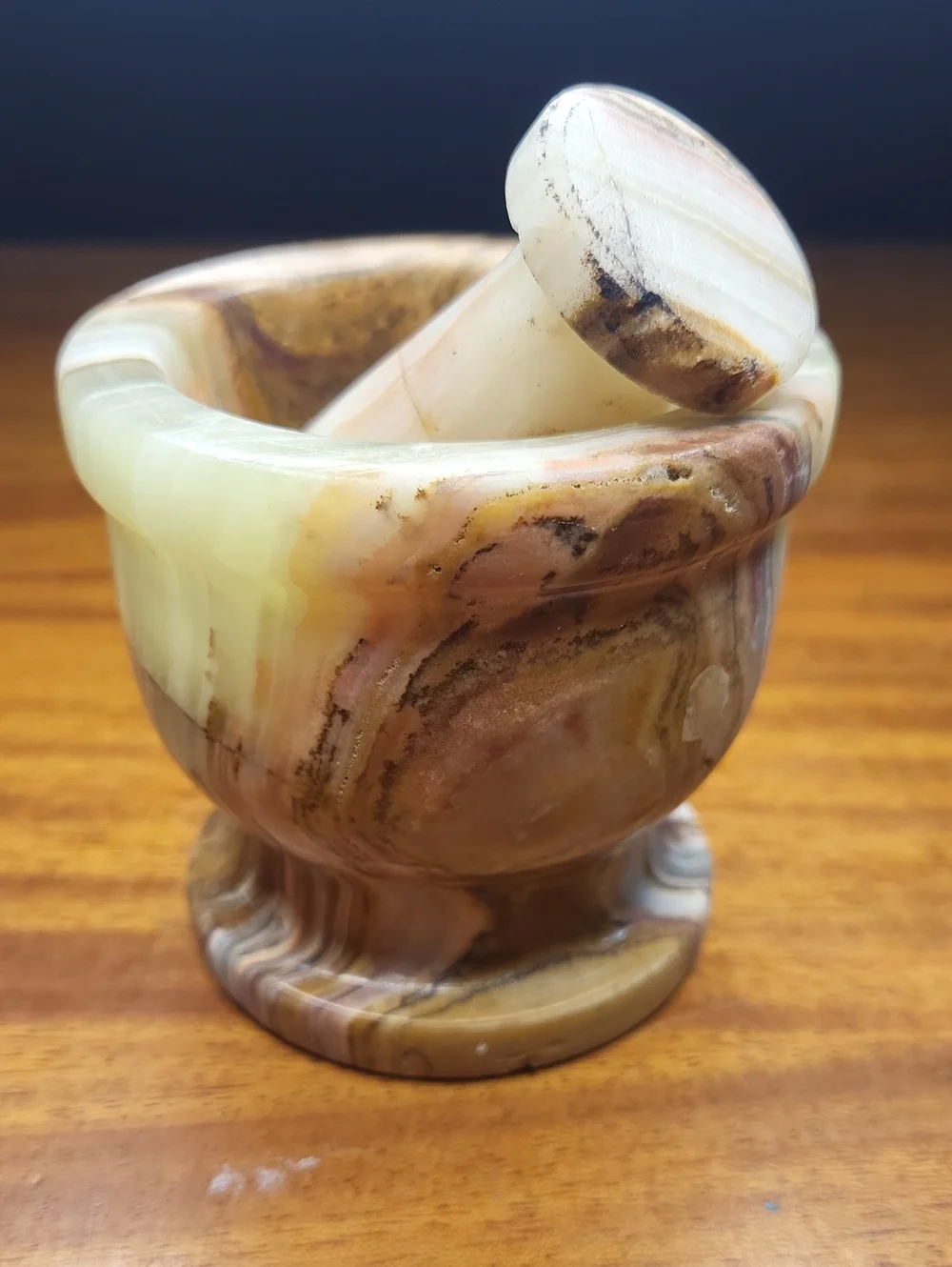 Hand Carved Onyx Mortar and Pestle in Cream and Brown